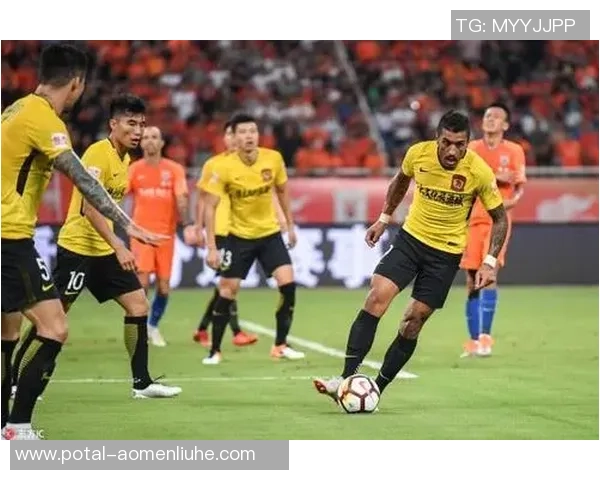 上港与申花激战前瞻分析球队状态与战术对比详解